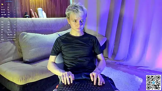 Snapshot of Logan_mett chatting on 04/19/26, 12:59 Logan mett online show from 04/19/26, 12:59