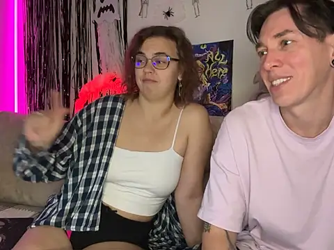 Snapshot of live_sexy chatting on 10/19/25, 06:03 live sexy online show from 10/19/25, 06:03