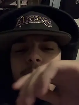 Snapshot of CarmeloA chatting on 12/17/25, 07:36 CarmeloA online show from 12/17/25, 07:36