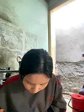 Listen-ly online show from 12/15/25, 06:17