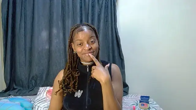 Snapshot of fifiqueen25 chatting on 04/05/26, 06:54 fifiqueen25 online show from 04/05/26, 06:54