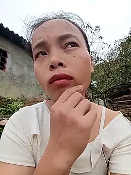 Nguyet2k4 online show from 10/24/25, 01:46