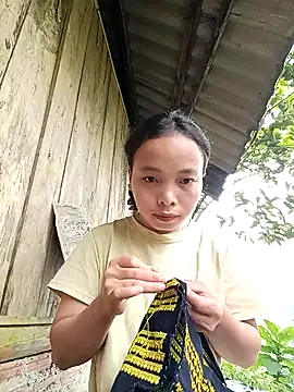 Snapshot of Nguyet2k4 chatting on 11/10/25, 01:04 Nguyet2k4 online show from 11/10/25, 01:04