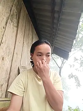 Snapshot of Nguyet2k4 chatting on 11/11/25, 01:38 Nguyet2k4 online show from 11/11/25, 01:38