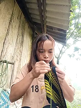 Snapshot of Nguyet2k4 chatting on 12/18/25, 01:44 Nguyet2k4 online show from 12/18/25, 01:44