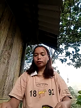 Snapshot of Nguyet2k4 chatting on 12/19/25, 01:34 Nguyet2k4 online show from 12/19/25, 01:34