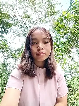 Snapshot of Nguyet2k4 chatting on 12/22/25, 04:53 Nguyet2k4 online show from 12/22/25, 04:53