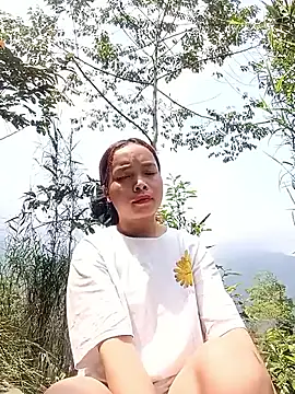 Snapshot of Nguyet2k4 chatting on 03/24/26, 05:56 Nguyet2k4 online show from 03/24/26, 05:56