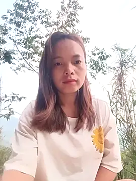 Snapshot of Nguyet2k4 chatting on 04/05/26, 10:51 Nguyet2k4 online show from 04/05/26, 10:51