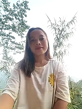 Snapshot of Nguyet2k4 chatting on 04/10/26, 11:09 Nguyet2k4 online show from 04/10/26, 11:09