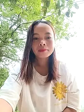 Snapshot of Nguyet2k4 chatting on 04/13/26, 11:10 Nguyet2k4 online show from 04/13/26, 11:10