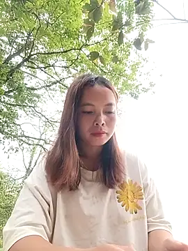 Snapshot of Nguyet2k4 chatting on 04/14/26, 11:22 Nguyet2k4 online show from 04/14/26, 11:22