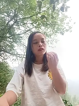 Snapshot of Nguyet2k4 chatting on 04/15/26, 11:16 Nguyet2k4 online show from 04/15/26, 11:16