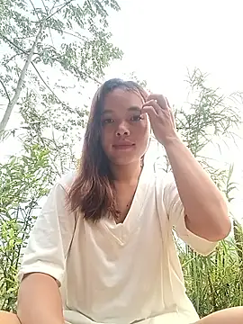 Snapshot of Nguyet2k4 chatting on 04/22/26, 11:06 Nguyet2k4 online show from 04/22/26, 11:06