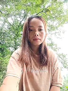 Snapshot of Nguyet2k4 chatting on 04/27/26, 03:26 Nguyet2k4 online show from 04/27/26, 03:26