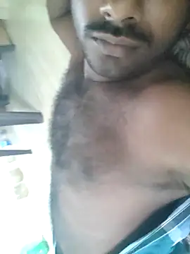 Snapshot of Vickyins480000 chatting on 10/18/25, 01:19 Vickyins480000 online show from 10/18/25, 01:19