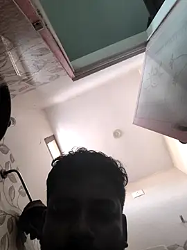 Snapshot of Vickyins480000 chatting on 10/20/25, 01:39 Vickyins480000 online show from 10/20/25, 01:39