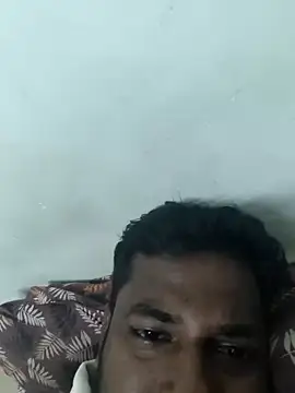 Snapshot of Vickyins480000 chatting on 10/21/25, 03:35 Vickyins480000 online show from 10/21/25, 03:35