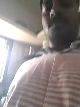 Snapshot of Vickyins480000 chatting on 10/23/25, 04:45 Vickyins480000 online show from 10/23/25, 04:45