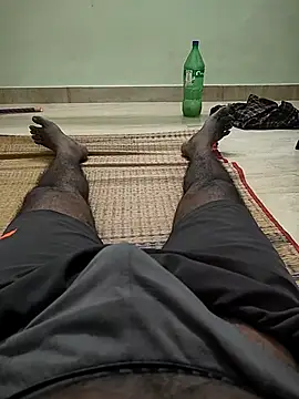 Snapshot of Vickyins480000 chatting on 10/24/25, 05:09 Vickyins480000 online show from 10/24/25, 05:09