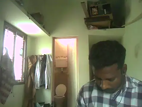 Snapshot of Vickyins480000 chatting on 11/12/25, 06:25 Vickyins480000 online show from 11/12/25, 06:25