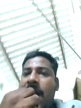 Snapshot of Vickyins480000 chatting on 11/19/25, 03:45 Vickyins480000 online show from 11/19/25, 03:45