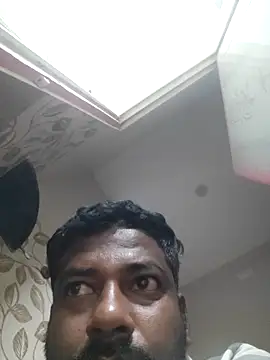 Snapshot of Vickyins480000 chatting on 11/24/25, 12:43 Vickyins480000 online show from 11/24/25, 12:43