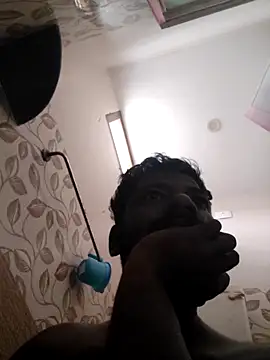 Snapshot of Vickyins480000 chatting on 11/29/25, 01:30 Vickyins480000 online show from 11/29/25, 01:30