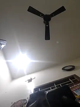 Snapshot of Vickyins480000 chatting on 11/30/25, 03:49 Vickyins480000 online show from 11/30/25, 03:49