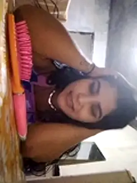 Snapshot of angie_hott chatting on 12/19/25, 12:12 angie hott online show from 12/19/25, 12:12