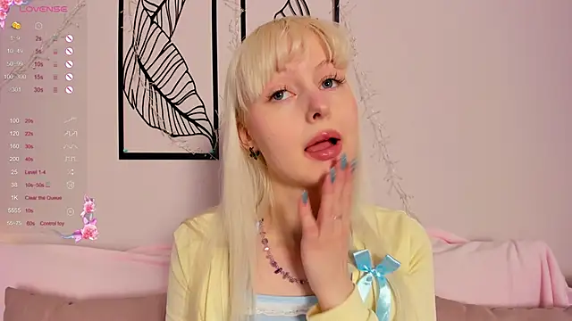 AdeleSilver online show from 11/26/25, 02:12