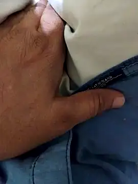 svk 05 online show from 11/19/25, 01:44