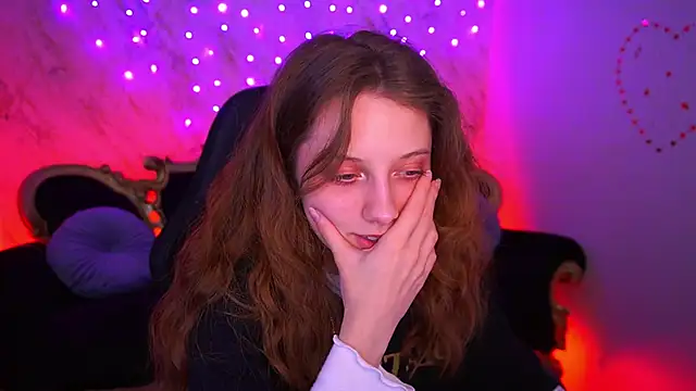 Snapshot of CuteeFoxy chatting on 02/23/26, 02:47 CuteeFoxy online show from 02/23/26, 02:47