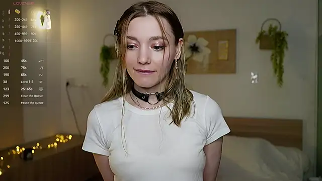 Snapshot of StarryMary chatting on 12/03/25, 09:02 StarryMary online show from 12/03/25, 09:02