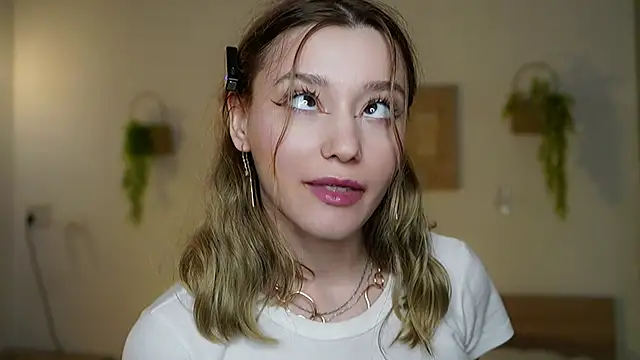 Snapshot of StarryMary chatting on 12/04/25, 09:01 StarryMary online show from 12/04/25, 09:01