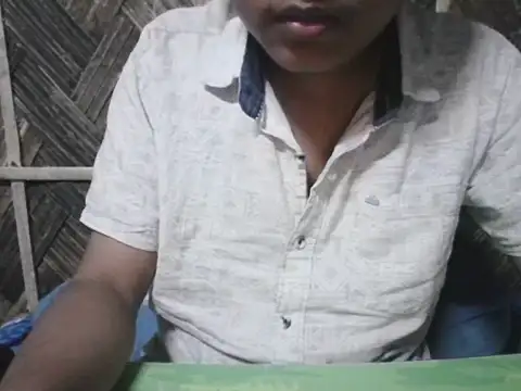 Snapshot of therapy03 chatting on 11/10/25, 04:28 therapy03 online show from 11/10/25, 04:28