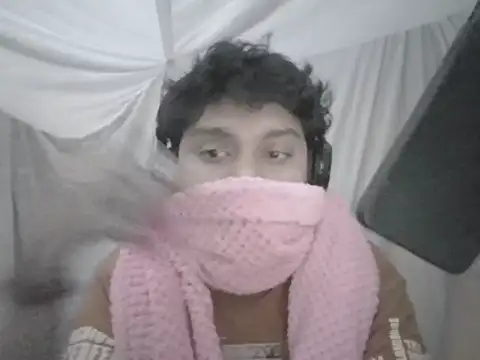 Snapshot of therapy03 chatting on 11/26/25, 05:25 therapy03 online show from 11/26/25, 05:25