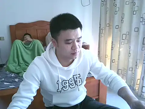 Snapshot of aweiakun chatting on 10/24/25, 07:27 aweiakun online show from 10/24/25, 07:27