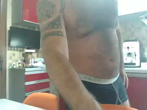 Snapshot of COBRAboySEX@xh chatting on 10/14/25, 05:47 COBRAboySEXxh online show from 10/14/25, 05:47