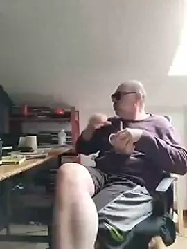 Snapshot of nicolaspgarnier chatting on 03/11/26, 08:31 nicolaspgarnier online show from 03/11/26, 08:31