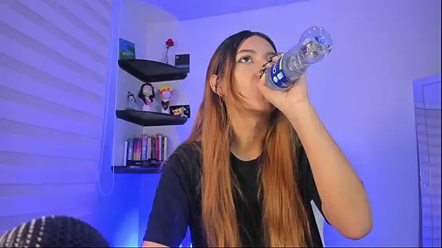 Snapshot of kittyrush_ chatting on 11/17/25, 07:25 kittyrush online show from 11/17/25, 07:25