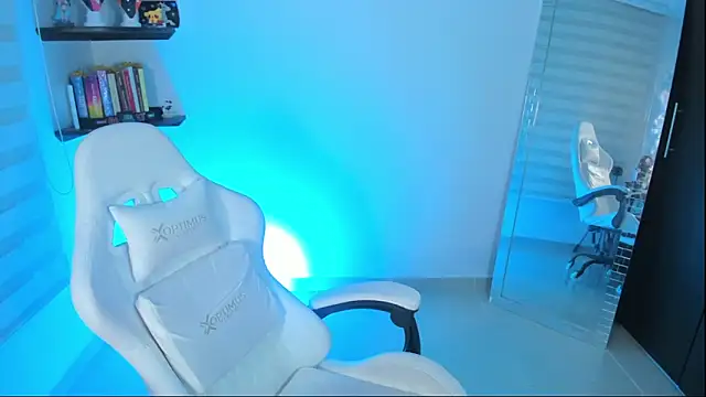 Snapshot of kittyrush_ chatting on 11/18/25, 07:02 kittyrush online show from 11/18/25, 07:02