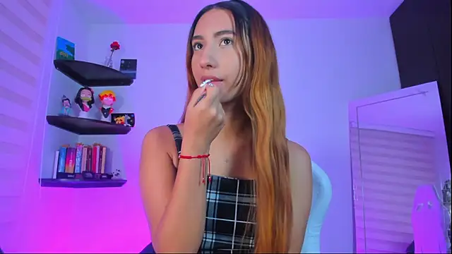 Snapshot of kittyrush_ chatting on 11/19/25, 04:34 kittyrush online show from 11/19/25, 04:34