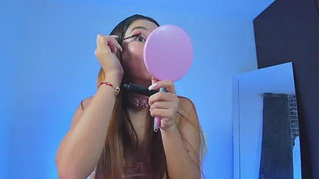 Snapshot of kittyrush_ chatting on 12/19/25, 11:34 kittyrush online show from 12/19/25, 11:34