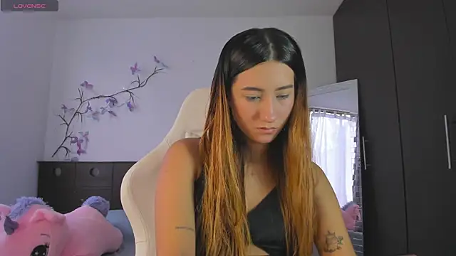 Snapshot of kittyrush_ chatting on 04/14/26, 10:27 kittyrush online show from 04/14/26, 10:27