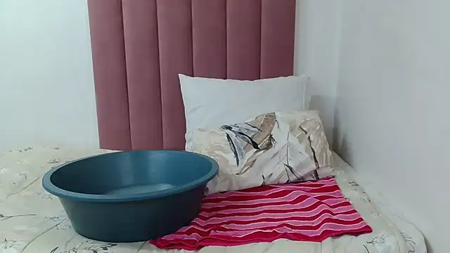 Bubbles156 online show from 11/25/25, 07:14