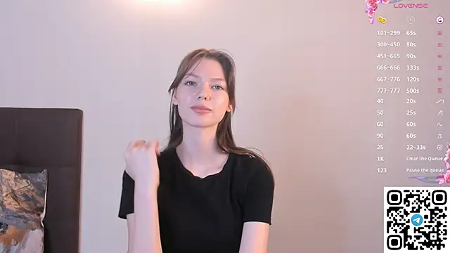 Snapshot of Erosyne chatting on 11/19/25, 05:24 Erosyne online show from 11/19/25, 05:24