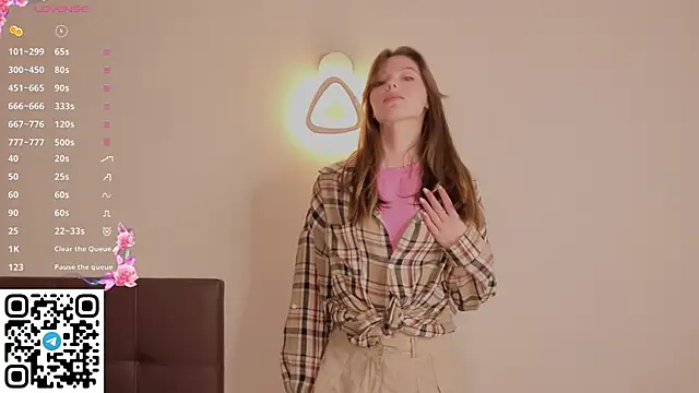 Snapshot of Erosyne chatting on 11/24/25, 05:12 Erosyne online show from 11/24/25, 05:12