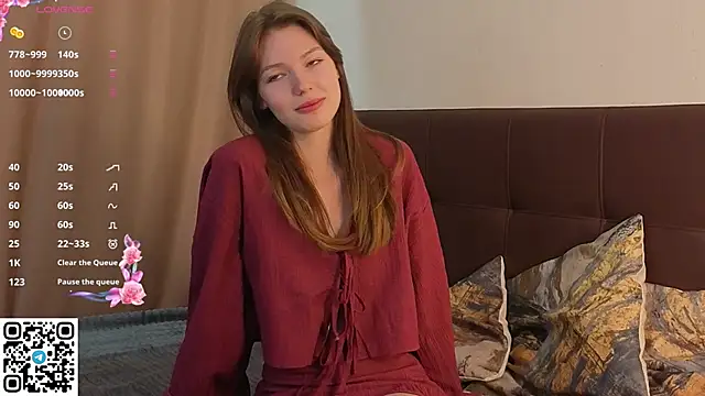 Snapshot of Erosyne chatting on 11/30/25, 05:06 Erosyne online show from 11/30/25, 05:06