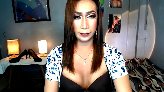 littleredbunny27 online show from 06/04/26, 10:43
